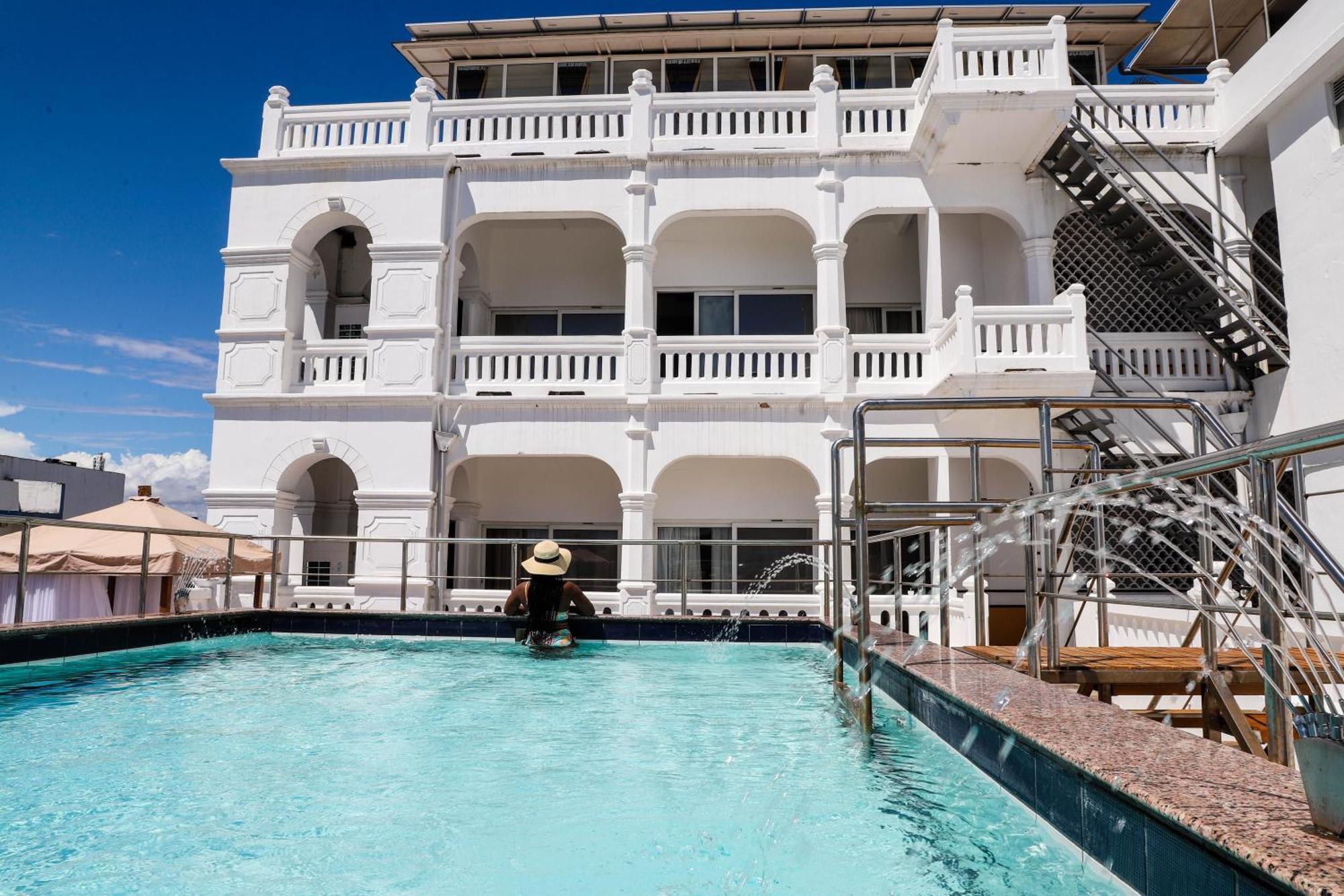 Sentrim Castle Royal Hotel Mombasa Exterior photo